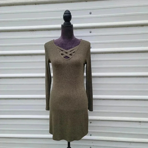 Bobbie Brooks Womens Knit Sweater Dress Green Long Sleeve Cage Neck Stretch Sz S - Picture 1 of 9